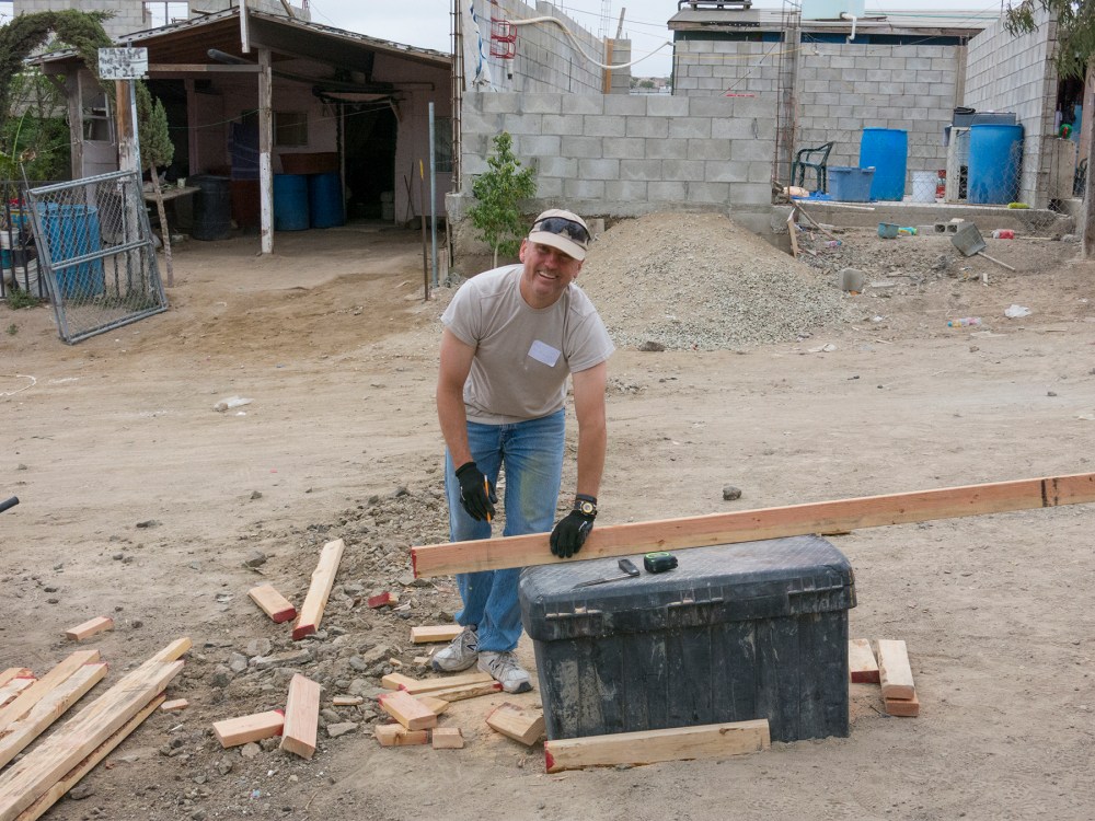 Cutting the stud sideways to match the roof slope