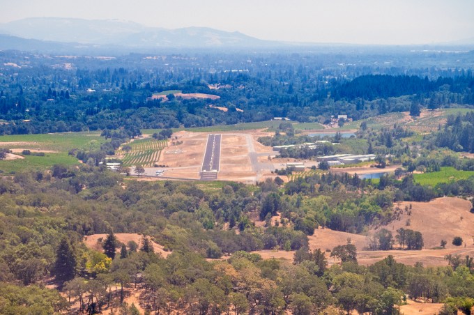 Healdsburg, runway 13