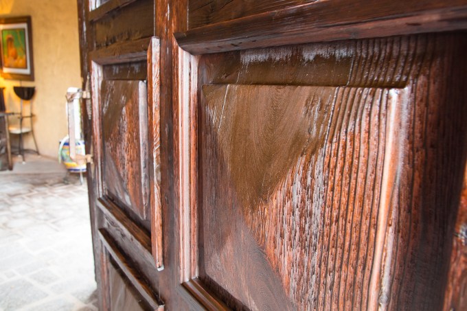 A glimpse inside a Loreto door