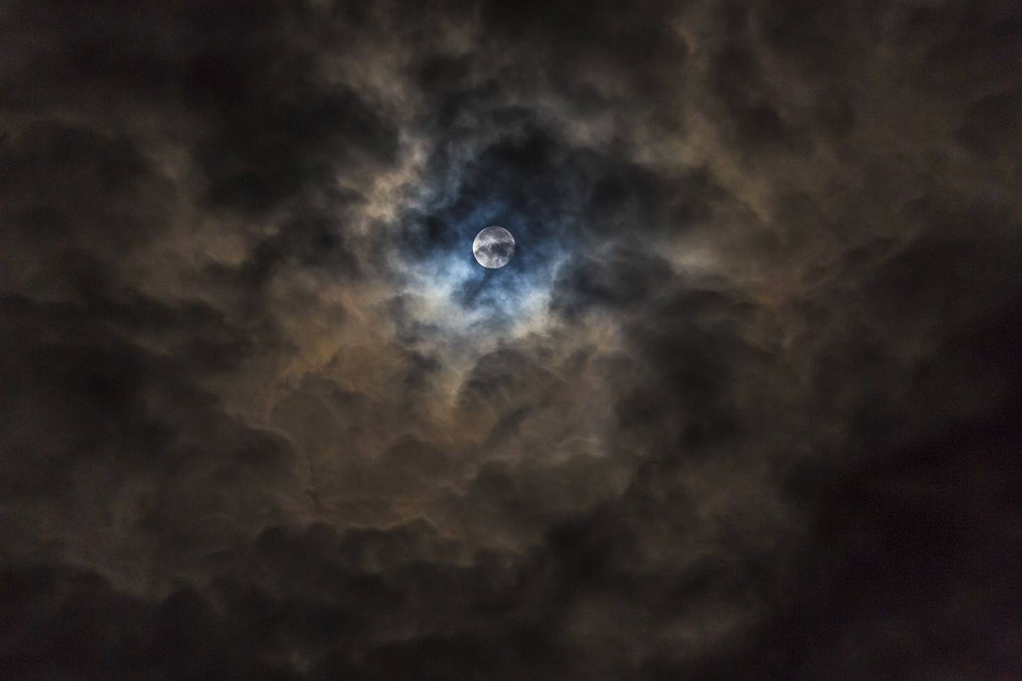 Cloud cave moon